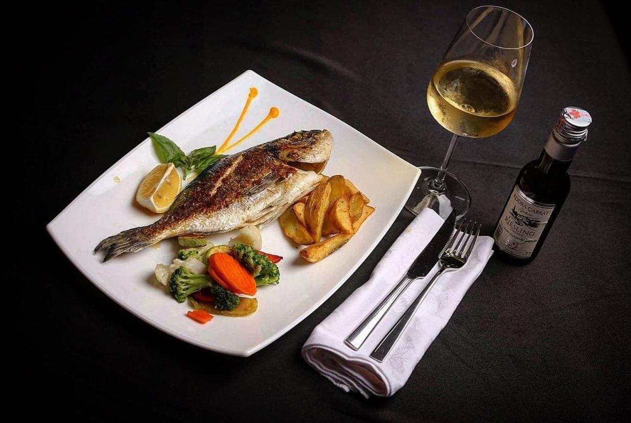Conti Hotel & Restaurant Gjakova Eksteriør billede